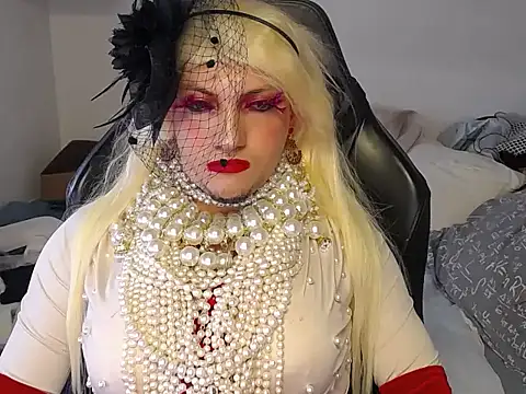 VanesaCrossic online show from December 4, 8:34 am