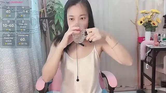 Snapshot of Lingling-Baby520 chatting on July 14, 1:52 am Lingling-Baby520 online show from July 14, 1:52 am