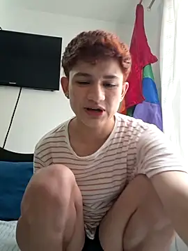 Snapshot of Apolitoo chatting on October 31, 2:07 pm Apolitoo online show from October 31, 2:07 pm