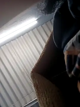 Snapshot of bearslove143 chatting on November 10, 6:01 am bearslove143 online show from November 10, 6:01 am