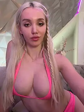 Snapshot of Lana-Grey chatting on February 8, 11:08 pm Lana-Grey online show from February 8, 11:08 pm