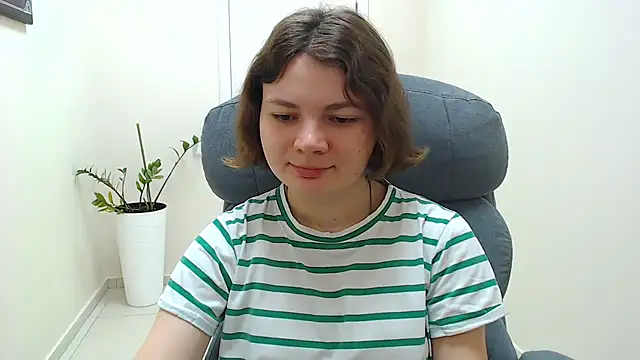 Snapshot of Stella-Maers chatting on March 5, 8:10 am Stella-Maers online show from March 5, 8:10 am