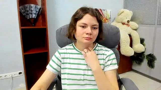 Snapshot of Stella-Maers chatting on March 6, 8:11 am Stella-Maers online show from March 6, 8:11 am