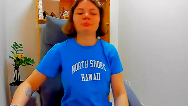 Snapshot of Stella-Maers chatting on April 7, 7:20 am Stella-Maers online show from April 7, 7:20 am