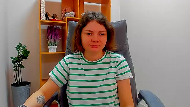 Snapshot of Stella-Maers chatting on April 13, 7:14 am Stella-Maers online show from April 13, 7:14 am