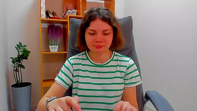 Snapshot of Stella-Maers chatting on April 14, 7:14 am Stella-Maers online show from April 14, 7:14 am