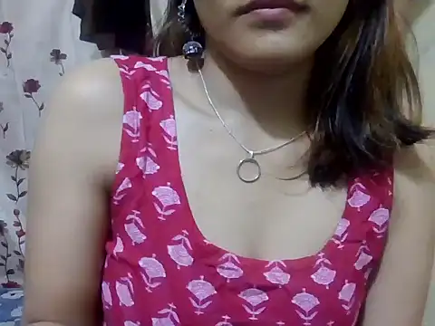 Snapshot of maira_33 chatting on November 5, 3:56 pm maira 33 online show from November 5, 3:56 pm
