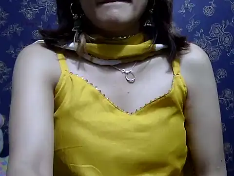 Snapshot of maira_33 chatting on February 14, 2:36 pm maira 33 online show from February 14, 2:36 pm