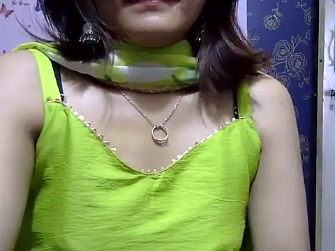 Snapshot of maira_33 chatting on February 22, 9:41 am maira 33 online show from February 22, 9:41 am