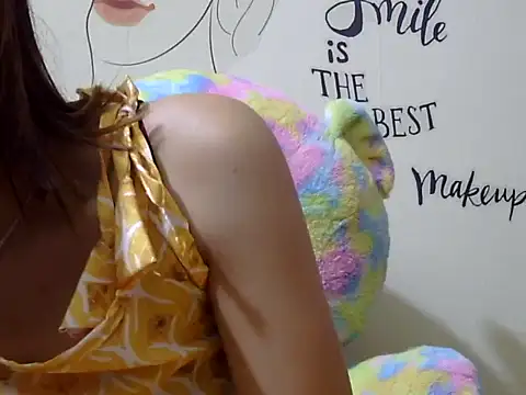 Snapshot of maira_33 chatting on March 18, 9:18 pm maira 33 online show from March 18, 9:18 pm