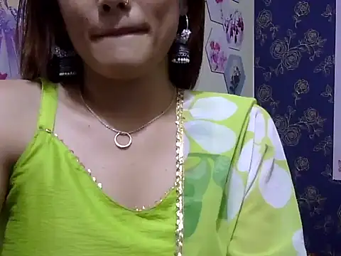 Snapshot of maira_33 chatting on March 28, 6:18 pm maira 33 online show from March 28, 6:18 pm