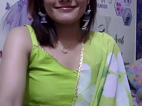 Snapshot of maira_33 chatting on April 4, 10:35 am maira 33 online show from April 4, 10:35 am