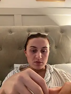 EmLovesxx online show from November 17, 9:31 pm