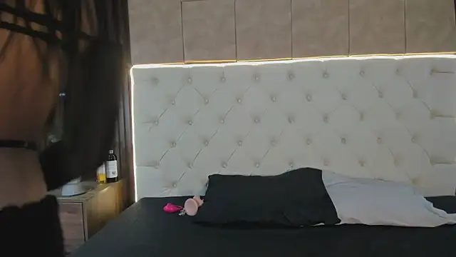 Camiila rosse online show from November 8, 7:34 pm