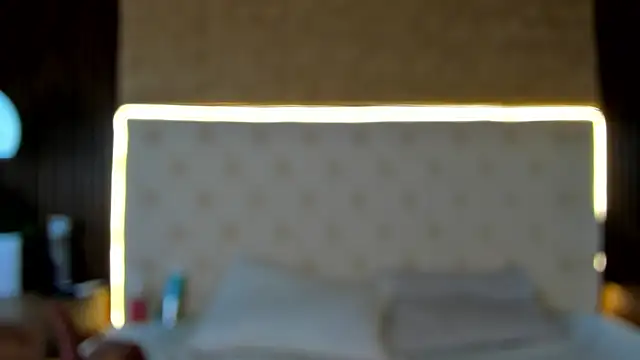 Camiila rosse online show from January 5, 7:50 pm