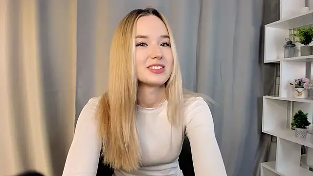 EveMcclearen online show from November 1, 7:10 am