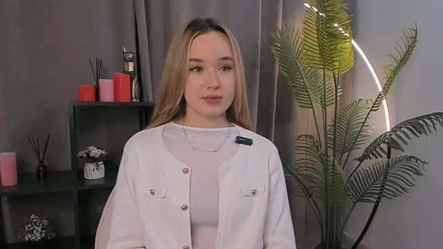 EveMcclearen online show from November 3, 7:31 am