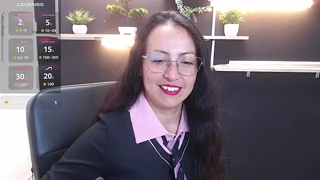 Lauryn Jones online show from April 16, 7:03 pm