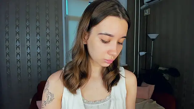 JacalynSchreiber online show from November 18, 9:03 am