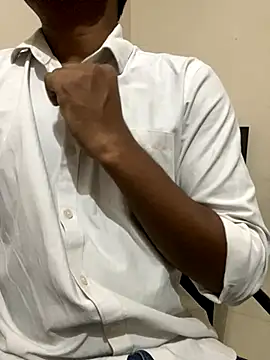 Snapshot of helicoptershow chatting on October 31, 7:37 pm helicoptershow online show from October 31, 7:37 pm