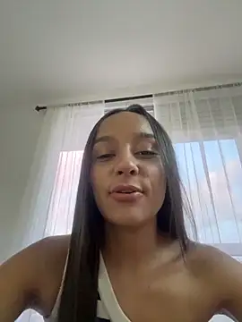 Brunettecollins05 online show from March 28, 11:15 pm