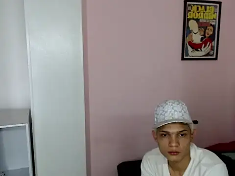 Snapshot of bad_boy_hottx chatting on October 31, 9:27 pm bad boy hottx online show from October 31, 9:27 pm