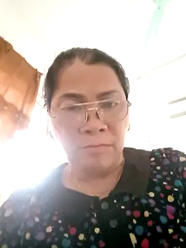 Snapshot of small-house123 chatting on November 8, 8:25 am small-house123 online show from November 8, 8:25 am