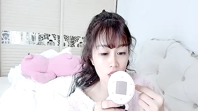 lookbyby online show from January 11, 1:10 am