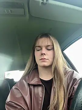 LisaFreierxx online show from May 6, 1:16 pm