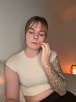LisaFreierxx online show from May 19, 6:14 pm