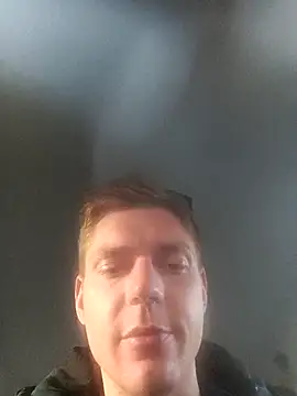 Snapshot of Niesmialyy chatting on July 5, 3:23 am Niesmialyy online show from July 5, 3:23 am