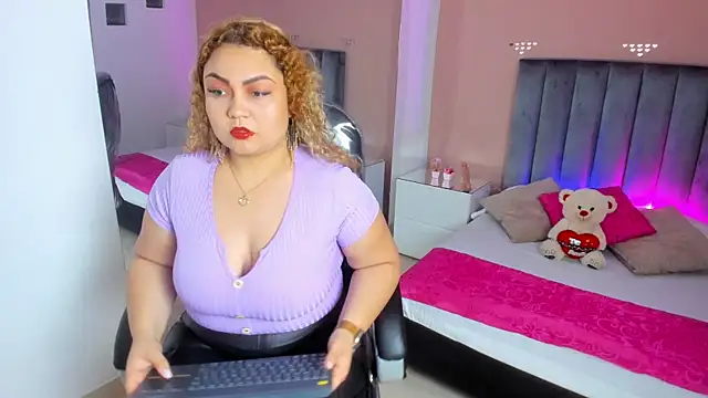 Sweet Rosee  online show from December 16, 1:05 pm