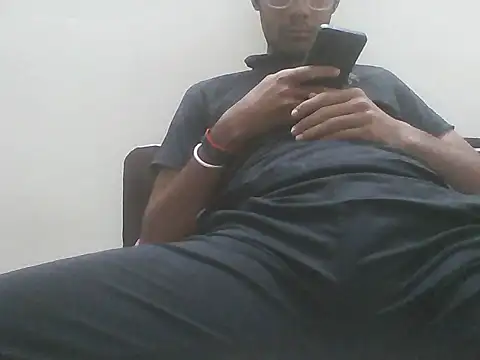 Snapshot of Bull_Dick_69 chatting on November 15, 7:21 pm Bull Dick 69 online show from November 15, 7:21 pm