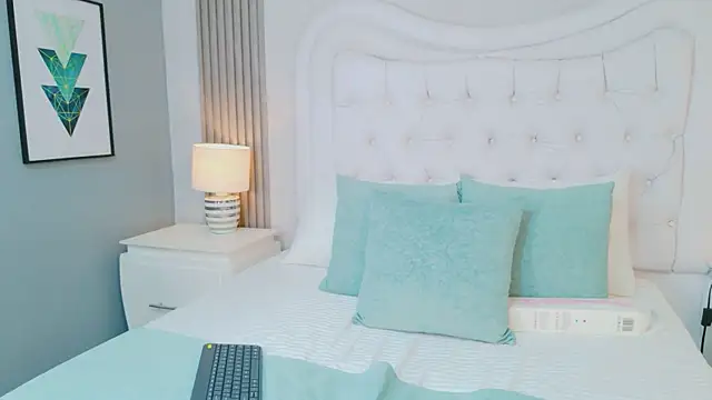 ScarlettPetrova online show from March 24, 11:59 am