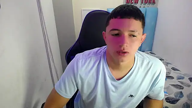 Snapshot of giorgio_box chatting on November 12, 12:27 pm giorgio box online show from November 12, 12:27 pm