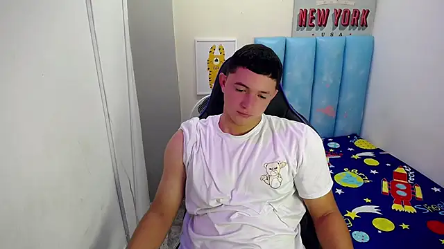 Snapshot of giorgio_box chatting on November 14, 12:26 pm giorgio box online show from November 14, 12:26 pm