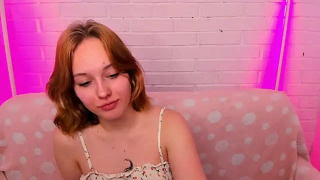 Snapshot of RikkiChoco chatting on March 2, 8:21 am RikkiChoco online show from March 2, 8:21 am