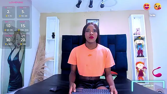 Snapshot of CriisBrown_ chatting on January 15, 5:23 am CriisBrown online show from January 15, 5:23 am