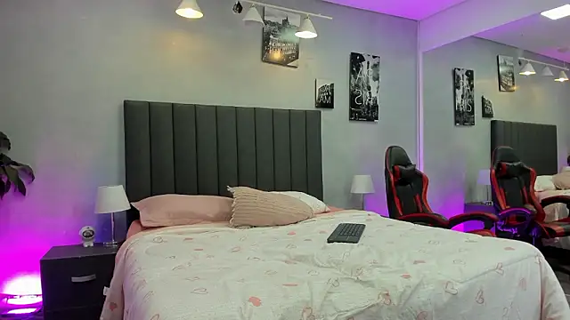 kendra london online show from March 21, 11:15 am