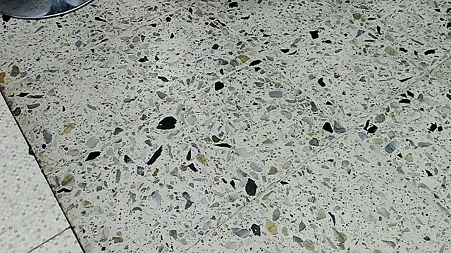 kendra london online show from April 10, 12:10 pm