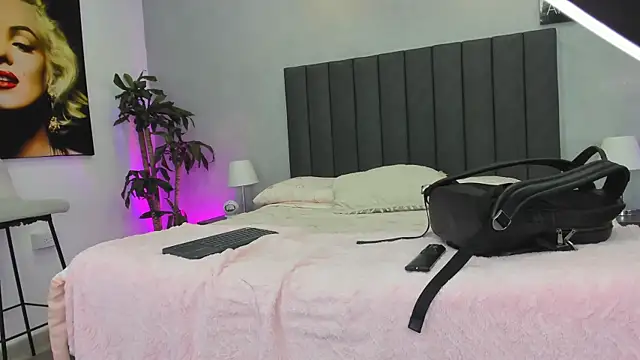 kendra london online show from April 16, 11:33 am