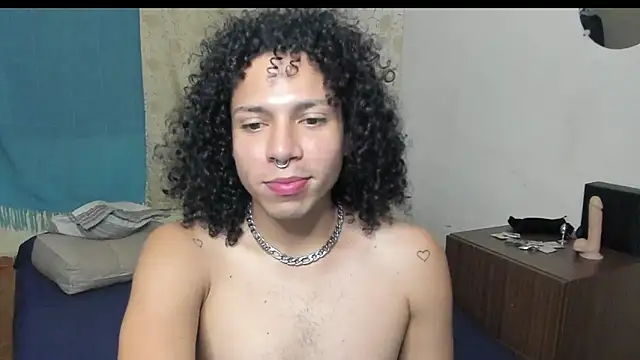 Snapshot of Angelwhitte chatting on November 6, 4:02 am Angelwhitte online show from November 6, 4:02 am