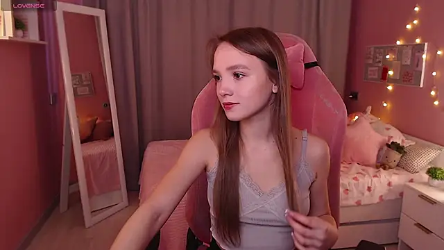 Adria Arjona online show from November 16, 7:36 am