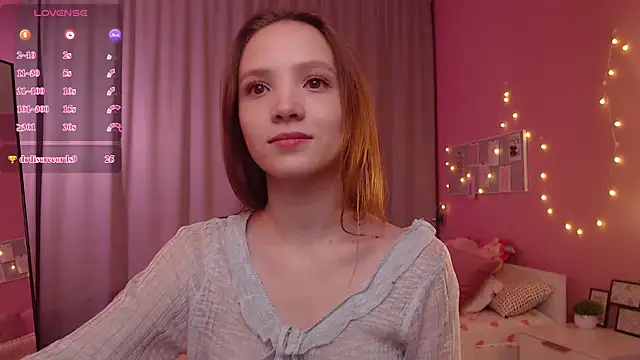 Snapshot of Adria_Arjona chatting on June 13, 7:50 am Adria Arjona online show from June 13, 7:50 am