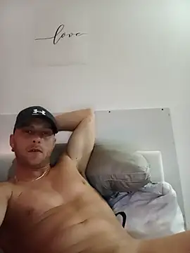 Snapshot of BigTla90 chatting on May 29, 9:13 pm BigTla90 online show from May 29, 9:13 pm
