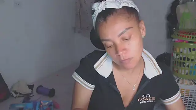 shayna cute online show from May 17, 3:48 am