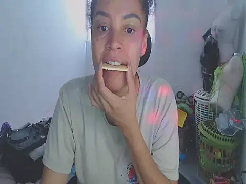 shayna cute online show from May 26, 12:56 pm