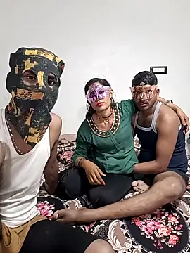 Snapshot of Real-Family chatting on November 26, 10:05 am Real-Family online show from November 26, 10:05 am