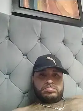 Snapshot of KARNEs24666 chatting on November 3, 1:40 am KARNEs24666 online show from November 3, 1:40 am