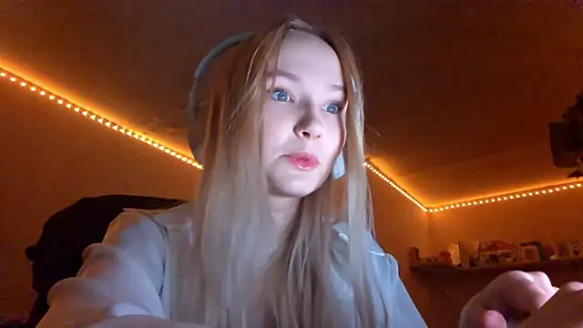 KarinRobertson online show from November 10, 5:34 pm